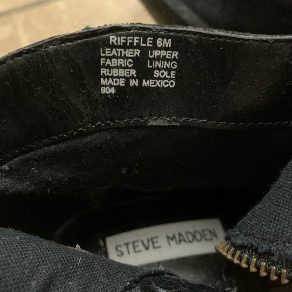 Steve Madden Black Ankle Booties. New without tag. Leather upper - Picture 2 of 3